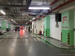 -环球港-停车场