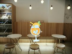 -顶东面包花园·生日蛋糕(世博店)