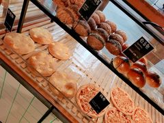 -Dough&Joe团憩(瑞虹天地月亮湾店)