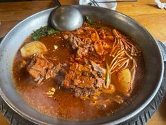土豆排骨火锅（辣）-喇喇排骨火锅·传统韩式脊骨汤(望京西园总店)