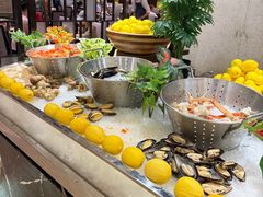 -广州万富希尔顿酒店·感趣自助餐厅·金秋蟹宴生蚝海鲜刺身
