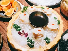 -老牌坊云南鱼豆花火锅(嵩山店)
