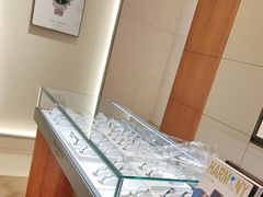 -亨吉利世界名表中心(群光店)