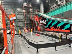 -极限PLAY运动娱乐新世界·团建派对潮玩休闲馆·室内蹦极高空游乐园