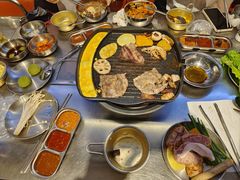 -阿亲家·韩式无限烤肉(花果园店)