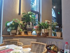 -墨居上隐·院子里火锅(峨眉店)