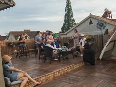 -小草屋轰趴馆别墅派对新场团建家庭聚会