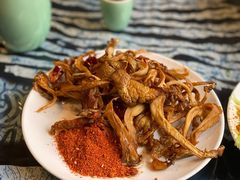 炸菌子-勺子米线·云南传统小吃市集(四方街店)