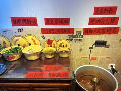 -柳州肥姨妈大骨螺蛳粉(东靖路店)