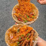 成都街头好浪漫，吃公路火锅听摇滚氛围绝