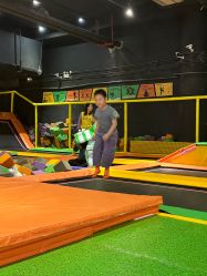 -蹦蹦跳跳(新奥购物中心店)