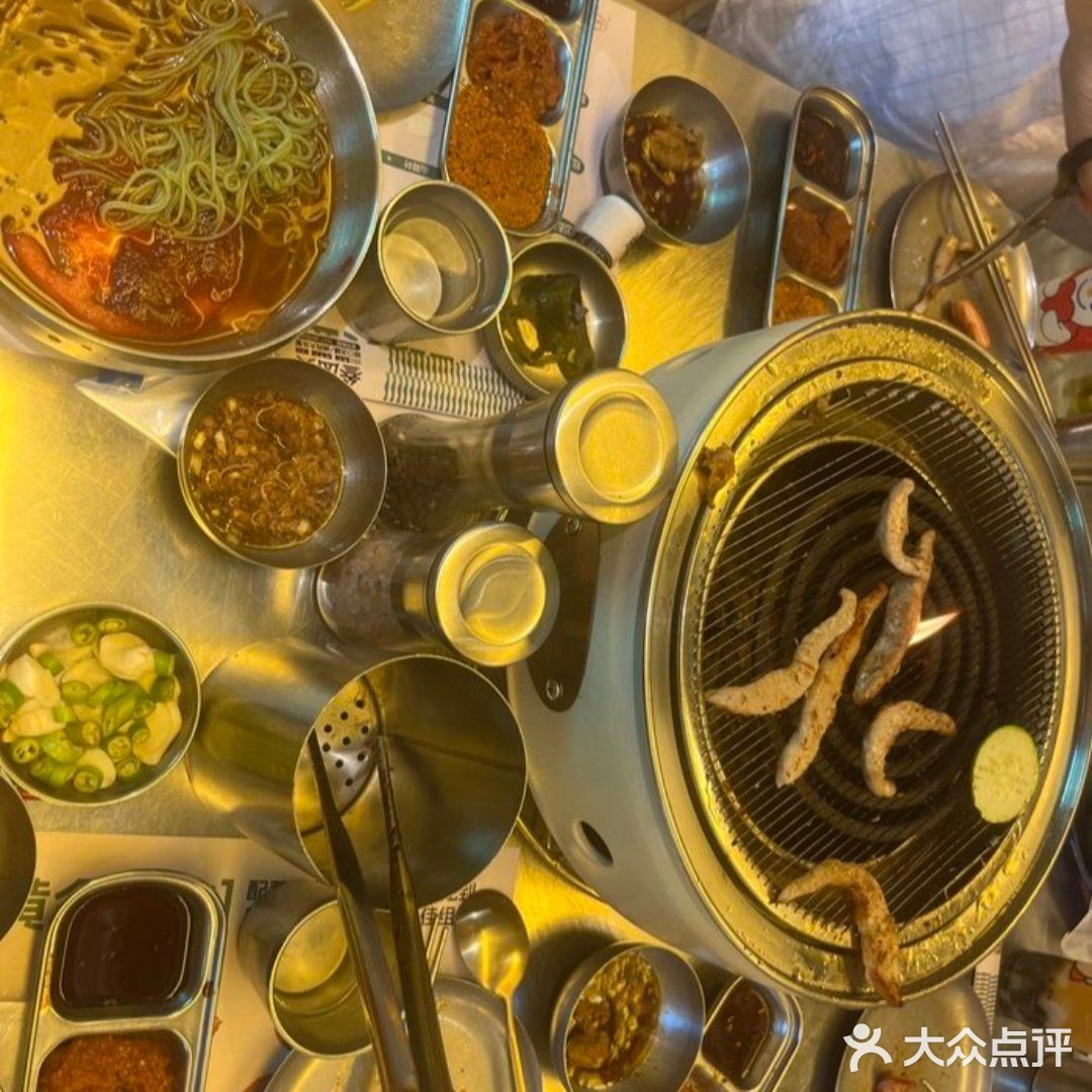 一口鲜到魂穿海边！这家活鳗烤肉绝了！