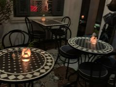 -Noir. Dining in the Dark