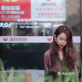 南京探店丨有剥虾师的龙虾店，你见过吗！