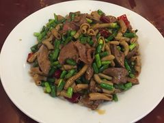 -余杨鸭鸭餐厅
