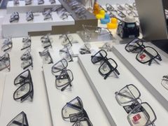 -罗伯特眼镜·蔡司官方授权(前海桂湾店)