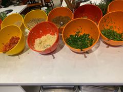 -钢管厂五区小郡肝串串香(蜀都万达店)