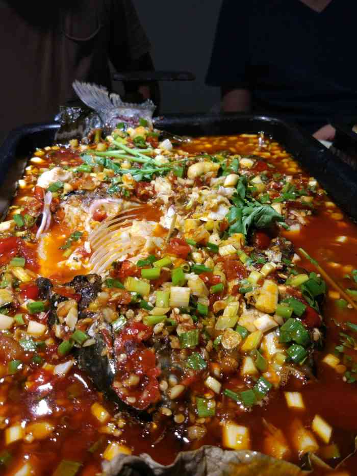 壹村荷叶烤鱼-"在老社区居民楼里第一次吃鱼香味的鱼,甜.