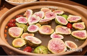 Health-Preserving Fig Chicken Pot