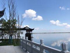 -上海滴水湖皇冠假日酒店