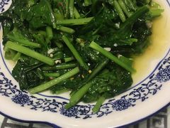 青椒炒萝卜苗-客家大院·非遗赣南客家菜(郁孤台店)