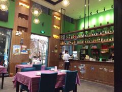 -香巴拉云南餐厅(华莱坞店)