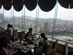 -荣誉国际酒店-云顶旋转餐厅