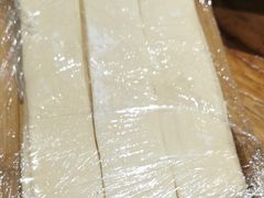 -老牌坊云南鱼豆花火锅(爱建店)