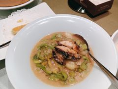 -鞍山大白鲨美食酒店