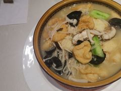 浓汤珍菌烩鱼腐-东悦海鲜