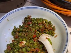 -阿瓦山寨·湘菜现炒·剁椒鱼头王(咸阳总店)