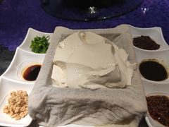 -95号酱骨·一块豆腐(展春园西路店)