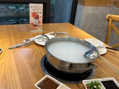 -吉友粥底火锅(方斜路店)