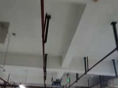 -卜蜂莲花-超市地下停车场