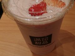 草莓奶昔-满记甜品(日月光二店)