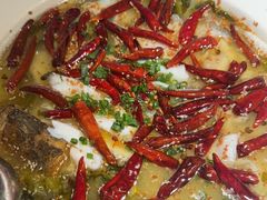 老坛酸菜鲈鱼-江渔儿酸菜鱼(曜一城店)
