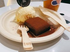 -HUGS coffee(东区店)