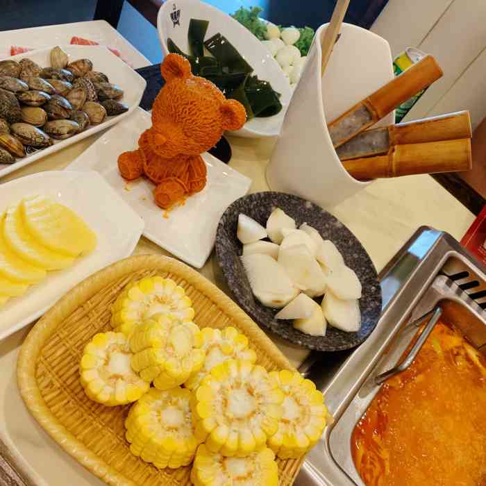 广阳府升降火锅(劲松三路店)-"中奖霸王餐来吃,门口停车场挺大的,但车