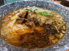 -八月美食小馆(银泰城总店)