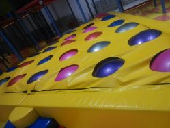 -兔子坡亲子儿童乐园(东方商厦店)