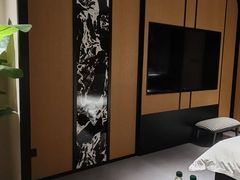 -万泊酒店(长沙五一广场国金中心店)