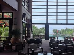 -亚龙湾喜来登·美景台大堂吧