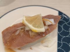 火炙大切牛舌（葱盐酱）-滨寿司(新街口中央商场店)