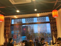 大堂-亿诣蝎府炸酱面羊蝎子火锅(酷车小镇店)