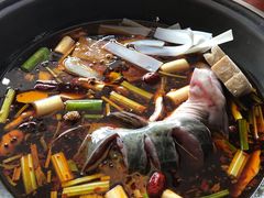 -忆乡情铁锅炖鱼饭店(延庆店)