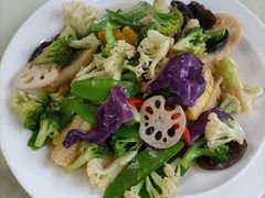 -一口猪海鲜浑锅·东北家常菜