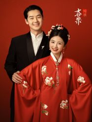 -雪中彩影婚纱摄影·微光艺术中心