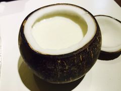 -志龙皇冠吃货椰子铺