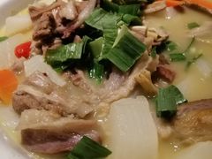 萝卜炖黑山羊-鑫巴蜀小镇 · 水煮鱼专研店(玉桥店)