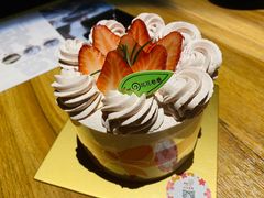 奶油草莓蛋糕-花花卷卷·鲜食蛋糕(静安久光百货店)